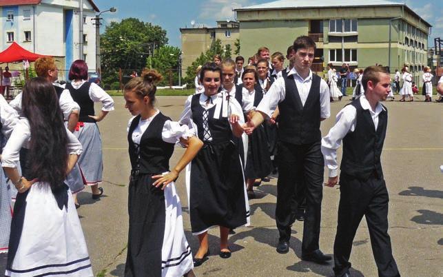 Mit dem Ziel diese alte Tradition wieder neu zu beleben, veranstalteten das Demokratische Forum der Deutschen, das Bürgermeisteramt und der Gemeinderat in Großmaitingen, das erste Erntefest.