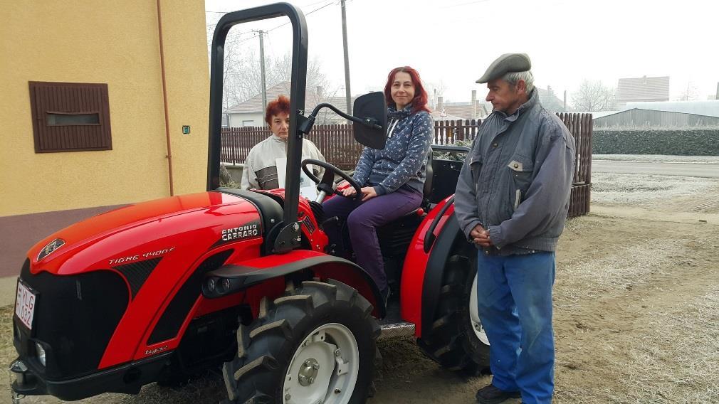 nagyon elégedettek a kompakt traktorok teljesítményével. A Vass család hosszas mérlegelés után döntött a professzionális ültetvénytraktor vásárlása mellett.