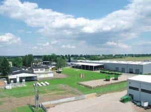 A termelés legjelentősebb része a Bad- Laerben lévő központi gyárban zajlik, továbbá egyes részelemek a magyarországi Mátranovákon, illetve a lengyelországi Lwóvekben létrehozott modern