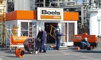 Gázolaj-/benzines kanna (20 l) Az üzemidő tovább növelhető 20 liter üzemanyaggal, A kezelő ezáltal a mosási munkára koncentrálhat. szállítási rögzítéssel amely kényelmesen szállítható a géppel együtt.
