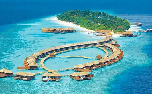 The Sun Siyam Irufushi Resort & Spa A 800x300 méteres kis szigetet kristálytiszta víz veszi körbe, trópusi növények