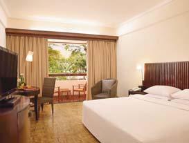 A 428 szobával rendelkezô balinéz stílusban épült hotel gyönyörû, 7 hektáros trópusi kerttel