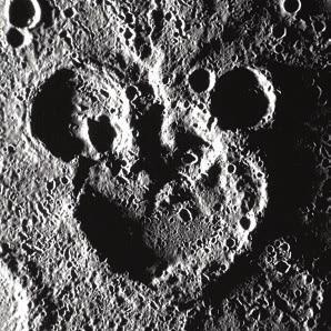 Kráterek a Merkúron A Merkúron található kráterek híres emberekről kapták a nevüket. Például: zenészekről, írókról, költőkről, művészekről és építészekről.