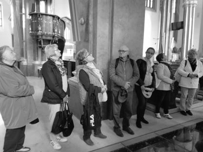 Szent István alapított itt templomot, amelyet többször újjáépítettek, majd a török hódoltság után tovább bővítettek. A falak ha beszélhetnének számos jeles eseményről mesélhetnének.