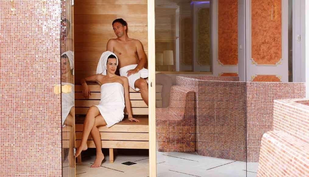 Spa etikett NYITVATARTÁSI IDŐ Wellness recepció: 09.00-19.00 Szauna & gőzfürdő: 15.00-19.00 (igény szerint korábban) IDŐPONTOK ÉS FOGLALÁSOK Időpontot foglalhat közvetlenül a wellness@kvarnerpalace.