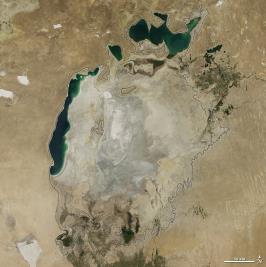 html) Türkmenisztán Amu-Darja (államhatár) Az Aral-tó 2010-ben Az Aral-tó 2013-ban és 2014-ben Az Aral-tó képe 2010- ben, amikor a Pamírban
