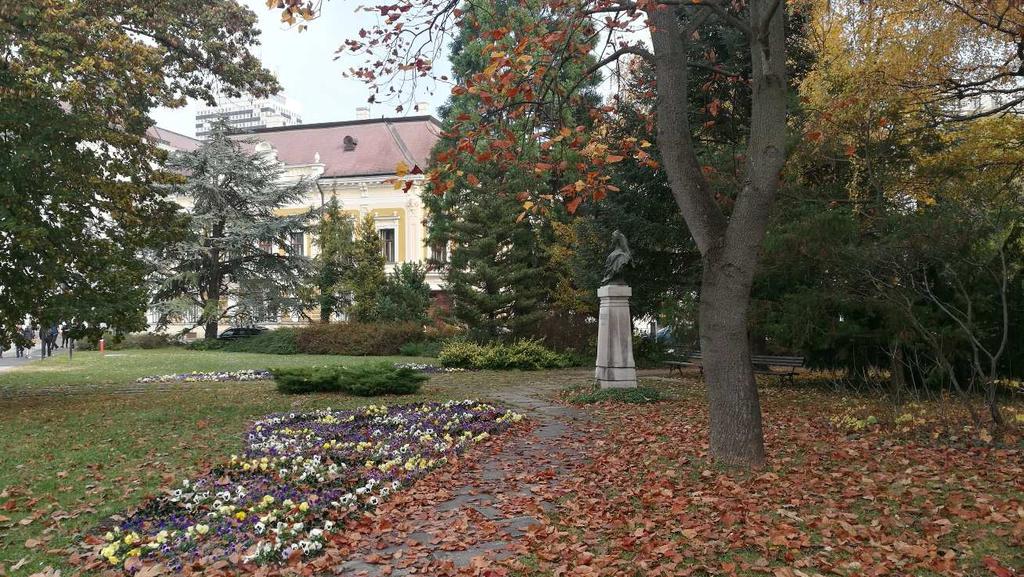 Vé, védndő táji-, trmészti értékk, k A vizsgált az országos jlntőségű tájvédlmi övztn blül, a térségi jlntőségű tájképvédlmi övztéb is tartozik.