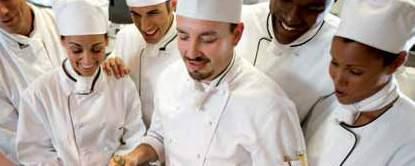 900XP & 700XP 55 Vevőszolgálat: ügyfeleink közelében, mindenütt a világon electrolux Chef academy: élő bemutatók, képzések, Chef a Chefnek tapasztalat Amikor az Electrolux Professional