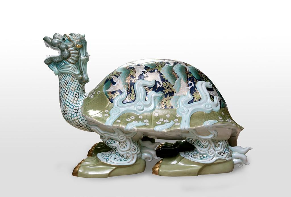 Special articles TURTLE OF ETERNITY Pattern: SP989 Numbered edition Dragon turtle, giant 05946000 780 mm 1170 mm 700 mm Turtle of eternity This special, well-known figurine among Feng Shui lovers has