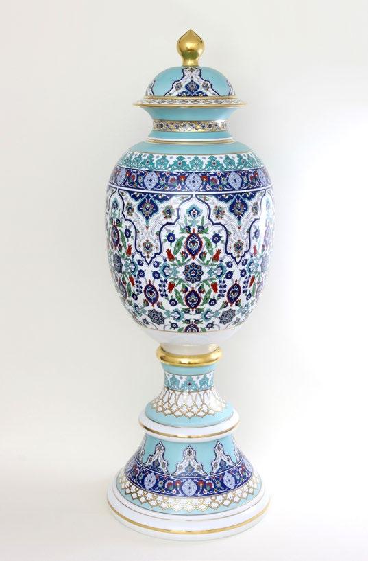 From designing to the last firing, the making of the nearly one meter high ornamental vase worthily represents the craft traditions of the Herend Porcelain Manufactory preserved for centuries.
