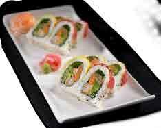 asparagus, lettuce and chives, spicy mayo, topped with tobiko roe 2450 Spider SPICY TUNA Fűszeres tonhal, krémsajt,