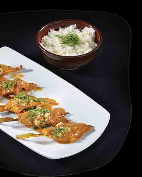GRILL ÉTELEINK / GRILL DISHES minden grillezett fogásunkat jázminrizzsel és zöldsalátával tálaljuk / all the grill dishes are served with white jasmin rice and green salad YAKITORI SATE Csirkecomb