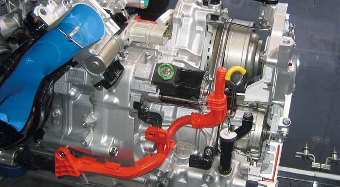A légkondicionáló kompresszor nagyfeszültségű (HV) kábelének rögzítése Szigetelt szerszámok A Honda kifejezetten szigetelt szerszámokat ajánl a hibrid gépjárművek szervizeléséhez.