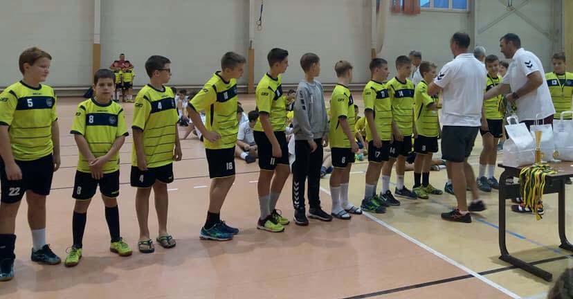 Gratulálok mindenkinek, külön kiemelném kapusomat, hiszen a tornán a korosztály legjobb kapusává választották. Dolgozunk tovább. Hajrá Békés! nyilatkozta Tar Bence, az U12-esek edzője.