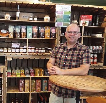 A-zivout an ekonomiezh 23 Rencontre avec Sylvain Beaulieu, propriétaire du Petit Café dans la Prairie Le Petit Café dans la Prairie a ouvert au Gorvello en mars de nombreuses animations s y sont