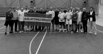 SPORT DABASI ÚJSÁG PÁROS TENISZVERSENY az FC Dabas vadonatúj labdacsarnokában, a Wellis Sportcsarnokban Balatonszárszó teniszcsapata Dabasra látogatott.