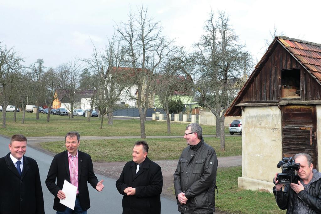 Elvira Dreßen sowie der Privatkundenvorstand der Sparkasse Leipzig Heinrich Brendel.