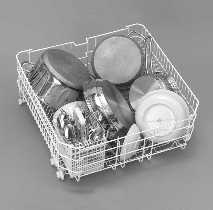 standard daily load is represented in figs. 7 and 8. Please load the dishwasher sensibly to ensure the best wash results. Lower basket (fig.