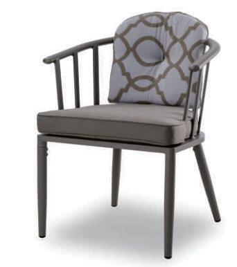 DL ELENA Natúr színterezett alumínium szék párnával. A termék erős alumínium vázának köszönhetően ideális választás éttermek, szállodák kültéri székének.