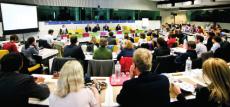 9. Konzultáció az érdekelt felekkel Ha az előadó azt szükségesnek tartja, az RB titkársága találkozót szervezhet az előadó számára a helyi és regionális önkormányzatok európai szervezeteinek és a