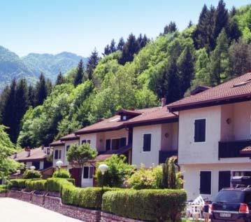 Kirándulások tehetők a Dolomitok más festői völgyeibe, melyeken át eljuthatnak a világhírű Cortina d Ampezzoba és a Misurina-tóhoz is. A legközelebbi tengerpart 100 km-re (Lignano ill. Grado).
