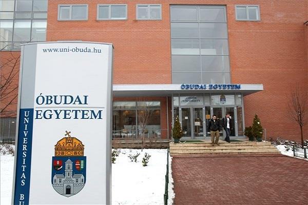 AZ ELLENŐRZÉS TERÜLETE Óbudai Egyetem Az Óbudai Egyetem 2010. január 1-jével, a Budapesti Műszaki Főiskola jogutódjaként alakult meg Budapesten.