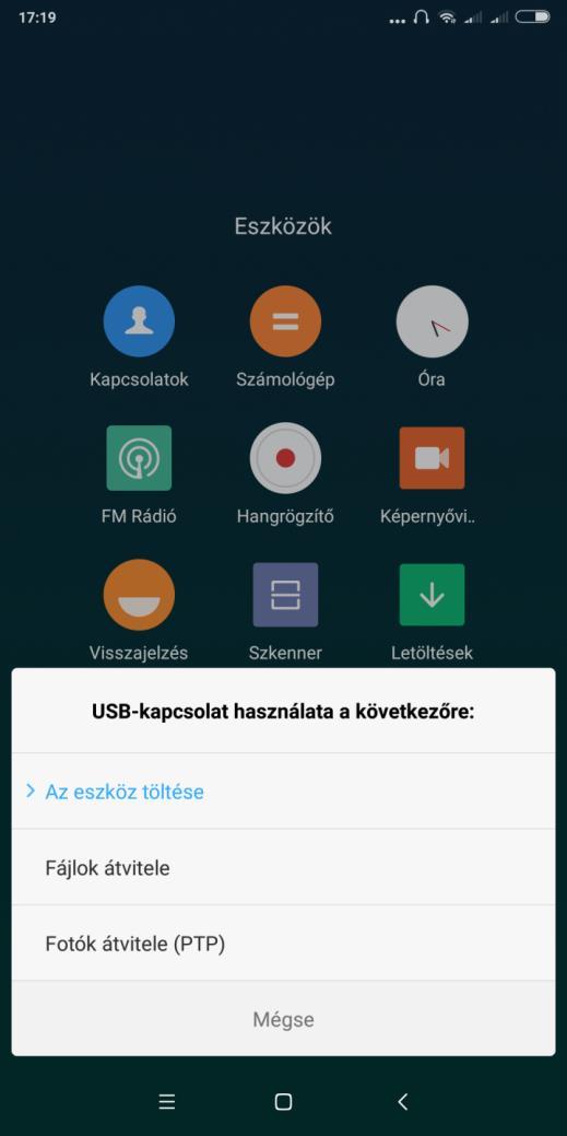 Üzembe helyezés Az akkumulátor töltése Csatlakoztassa az adaptert a készülékhez, majd a fali aljzathoz. A ikon az akkumulátor töltése alatt zöldre vált.