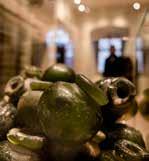 Kiállítások Fraknó Várában Vezetés a várban és a fegyvergyűjteményben Felfedezőút korokon át A várban tett látogatás során különleges tárgyakat és emlékezetes hangulatú