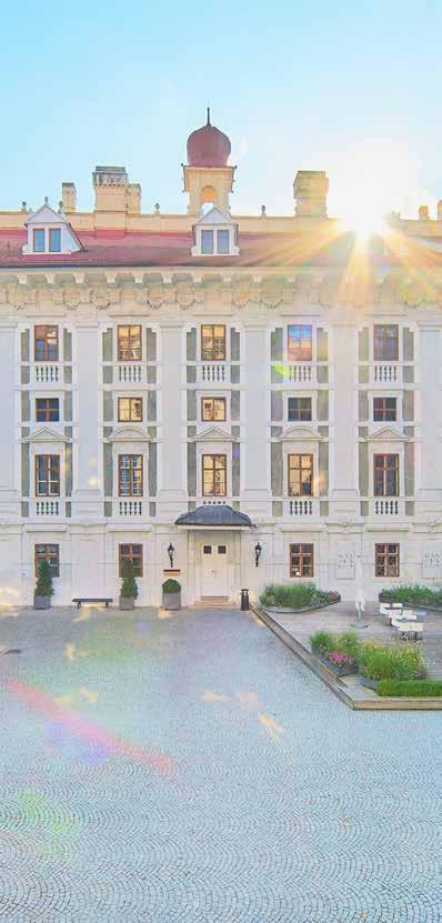 Ausztria egyik legszebb barokk kastélya, amely napjainkban múzeumnak, kutatási központnak, az Esterházy-család egyedülálló magángyűjteményének, valamint kulturális rendezvényeknek ad otthont.