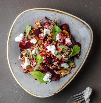 vinaigrette Allergének / Allergens: 8, 10 2 150 Ft Sült Céklasaláta, karamellizált dió, gránátalma, friss
