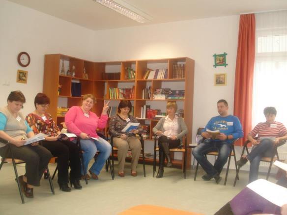 2. II. Idegen nyelvi módszertani konferencia: 2014. 03. 27. Az idén második alkalommal rendezték meg iskolánkban az idegen nyelvi szakmaimódszertani konferenciát a járás nyelvtanárai számára.