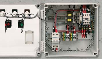 dugaljak, nyomógombok és kapcsolók Elektromos üzemi eszközök beszerelése kalapsínre, vagy szerelőlapra Kábelbevezetés