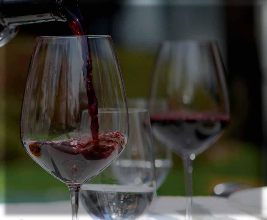 Chardonnay Bodri Blanka Bodri Pincészet, Szekszárd szőlő: Sauvignon Blanc VÖRÖS Kempinski Red Cuvée Sauska Pincészet, Villány