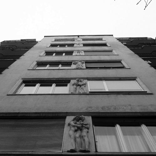 44 SZOMBAT-VASÁRNAP 10:00 18:00 VII. ker. Dob utca 46/b Építész: Antal Dezső / Építtető: Dr.