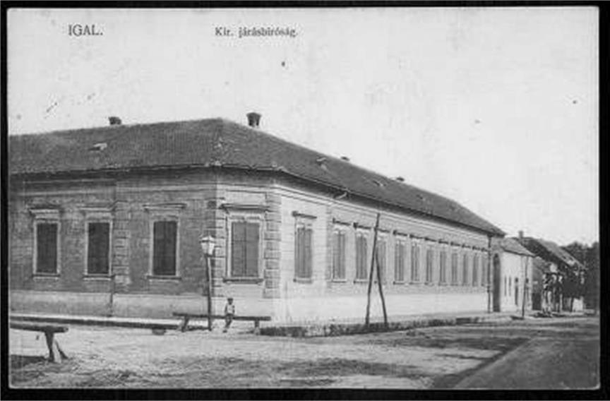 12/7 Ekkor az Igali Magyar Királyi Járásbíróság épülete volt. Ebben a funkcióban 1946-ig volt, majd a körzeti általános iskola használta.