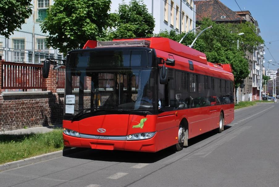 A SKODA Electric magyarországi referenciái Budapest 2015-2016 Műszaki jellemzők: 18 m alacsonypadlós csuklós trolibusz 12 m alacsonypadlós szóló trolibusz aszinkron hajtás 250kW / 160 kw elektromos