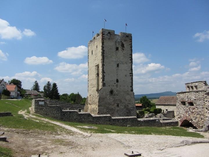 Ellenőrző állomás: Pontellenőr fogja lepecsételni a túrakártyádat a