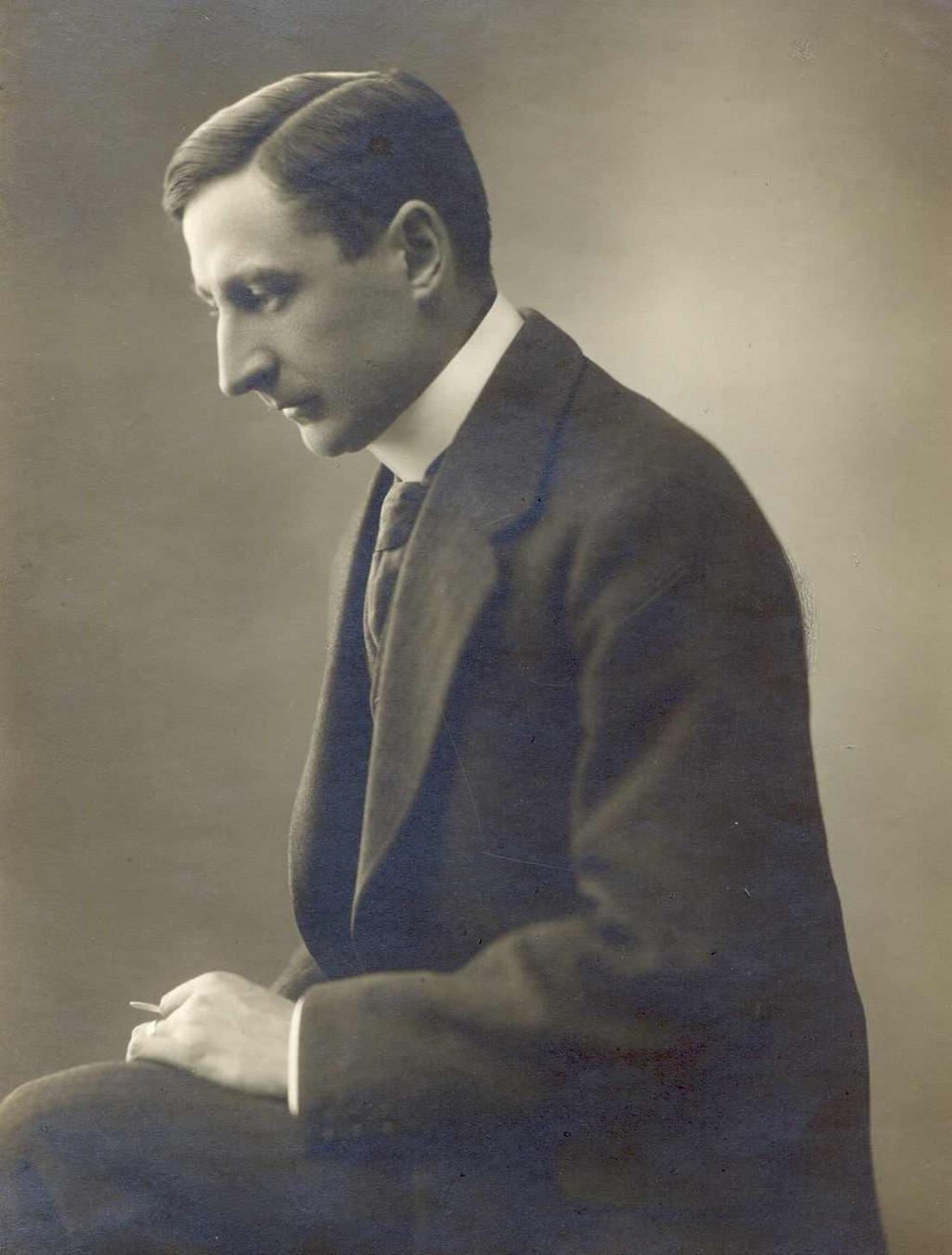 2. KI VOLT KLEBELSBERG KUNO? Dr. Gróf Klebelsberg Kuno Szül.: 1875. november 13., Magyarpécska Meghalt: 1932. október 11., Budapest.