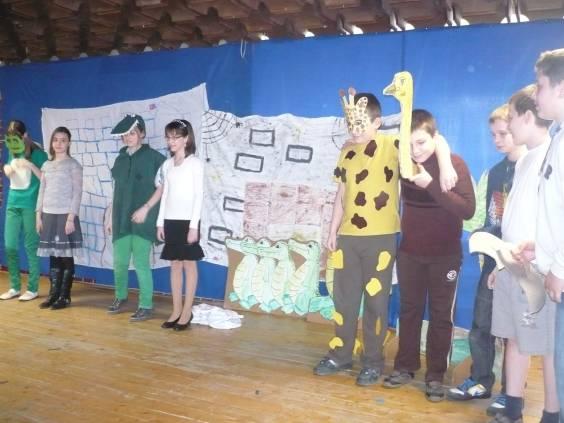 Angol nyelv a színpadon A 2010/2011-es tanévben már hatodik alkalommal került megrendezésre a tatabányai Dózsa György Általános Iskolában az Angol nyelv a színpadon című megyei rendezvény.