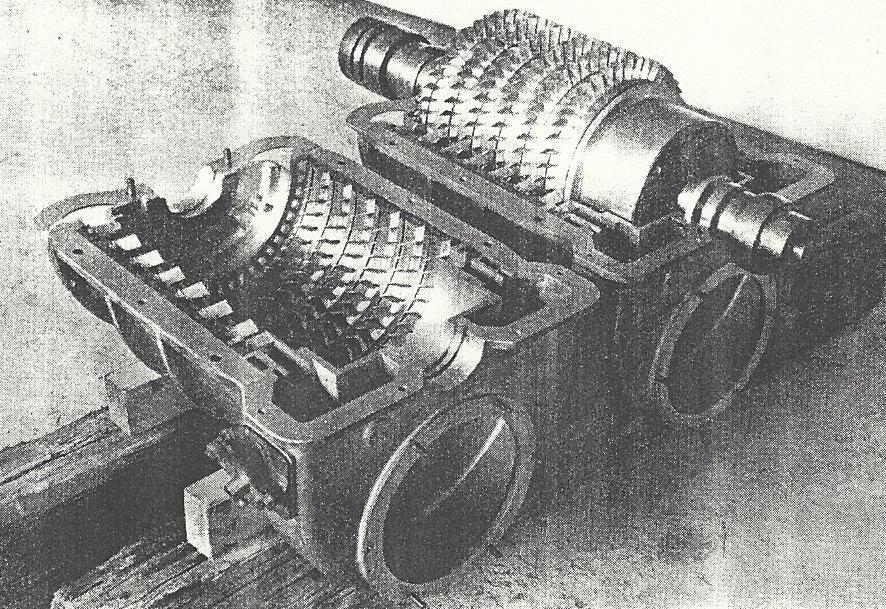 Kísérleti axiális kompresszor A kompresszor 6 fokozatú, n = 3900 f/perc Lapátok húrhossza:kb.