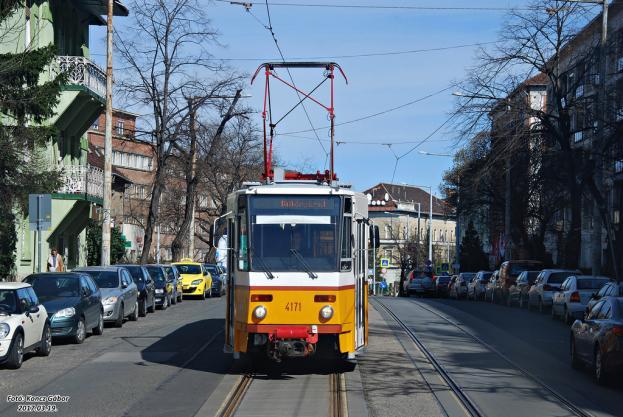 Elöregedő, majd fokozatosan és észrevétlenül fiatalodó lakosság, MOM Park Bevásárlóközpont a vonzáskörzet szélén Forgalomcsökkentési tervek,