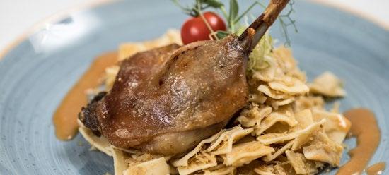Ropogós kacsacomb káposztás cvekedlivel - A, C, I Fried leg of duck with cabbage-noodles Csirkecomb filé rántva burgonyapürével A, C, G, I Fried chicken leg filet with mashed potatoes 3.690 FT 2.