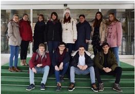 A Szegedi Biológiai Kutatóközpont meglátogatására való jogot összesen négy csapat, azaz nyolc diák érdemelte ki, két páros a biológiaversenyen, illetve kettő a kémiaversenyen szereplő csapatok közül.