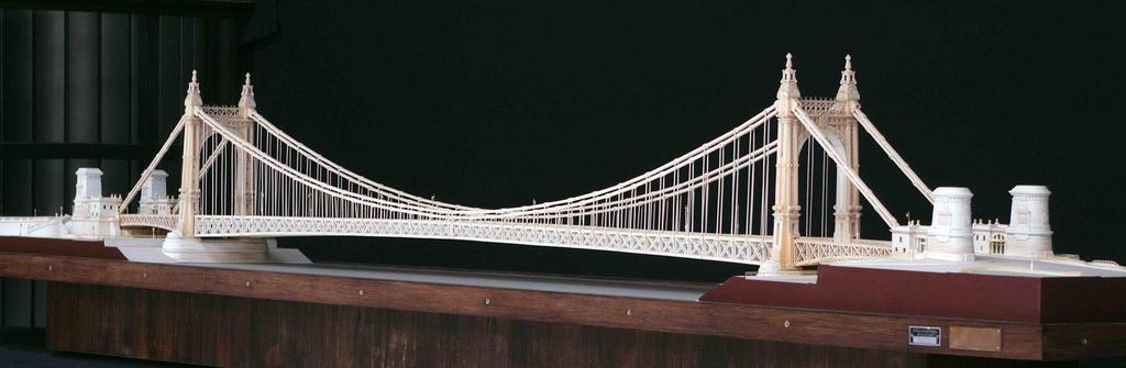 10. A híd modelljei 1900-ban a Világ Párizsban rácsodálkozott a gyönyörű modellre 1930-ban Münchenbe a kiváló műszaki múzeumba került és ma is emlékeztet a híd szép modellje az Erzsébet lánchídra