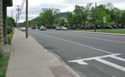 lines Hatched area Solid color area Textured area Crossing Width: <20 ft 20-30 ft >30 ft Traffic Level: Low Moderate High Looking southwest at High St intersection from Court St Notes: Existing