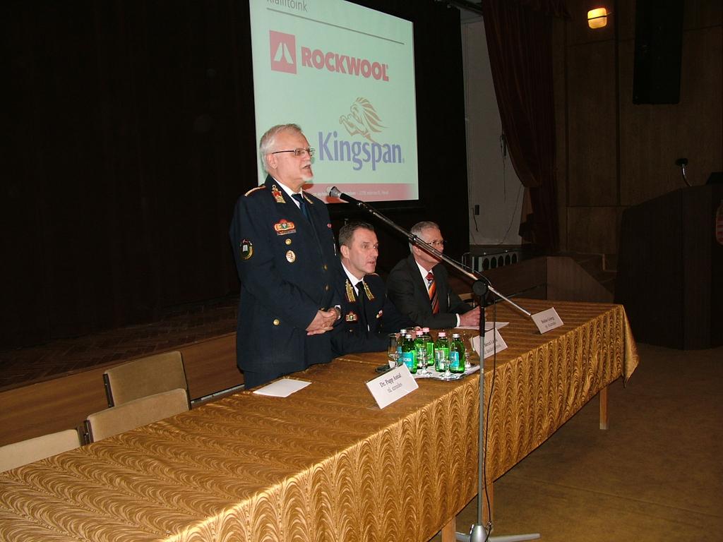 II. Konferenciák 2018-ban a KTT eredeti tagösszetételében harmad ízben rendezte meg Magyar Tűzvédelmi Szövetséggel közösen a már hagyományosnak mondható innovációs konferenciát: Innovációk és