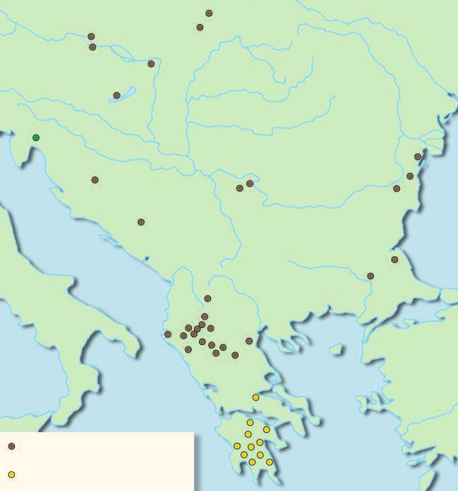 (Euxoa, Dichagyris, Chersotis, Rhyacia). Utóbbiak hernyói a száraz hegyvidékek törmelékes váztalajaiban élnek, és a járataikba húzott növényi részeket ott fogyasztják el.