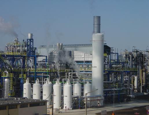 Hidrogén gyártás Feladata: Hidrogén előállítása a hidrogénező, kénmentesítő üzemek részére Alapanyag: metán + víz