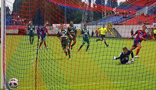 , Dudás Újpest: Balajcza- Szokol, Dvorshák, Wilson, Pollák Simon K., Markovics, Egerszegi, Bö?r Kabát, Lázár Cserék: Markovics helyett Popovics a szünetben, Simon K. helyett Balogh B. az 57.