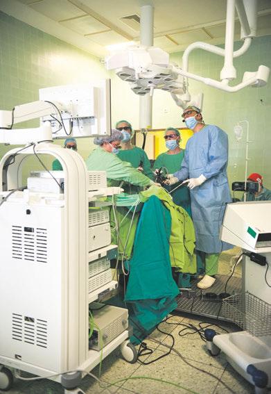 6 egészségügy Csepeli Hírmondó Csepel adományozta az ország első 3D-s laparoszkópos tornyát a Jahn Ferenc Kórháznak Műtét három dimenzióban Magyarország első 3D-s laparoszkópos tornyát Csepel